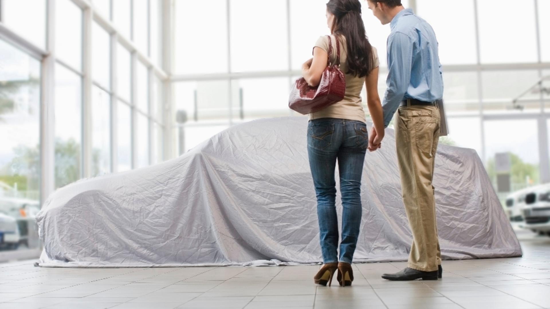 Romanii au invadat showroom urile Crestere record a pietei auto