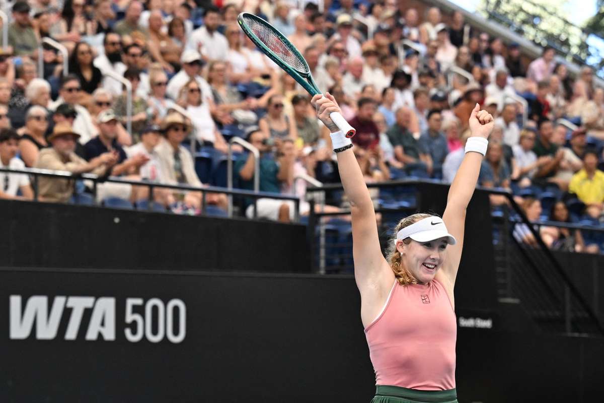 Tenis Andreeva castiga la Adelaide Cocciaretto la Hobart iar Mensik se impune la Auckland