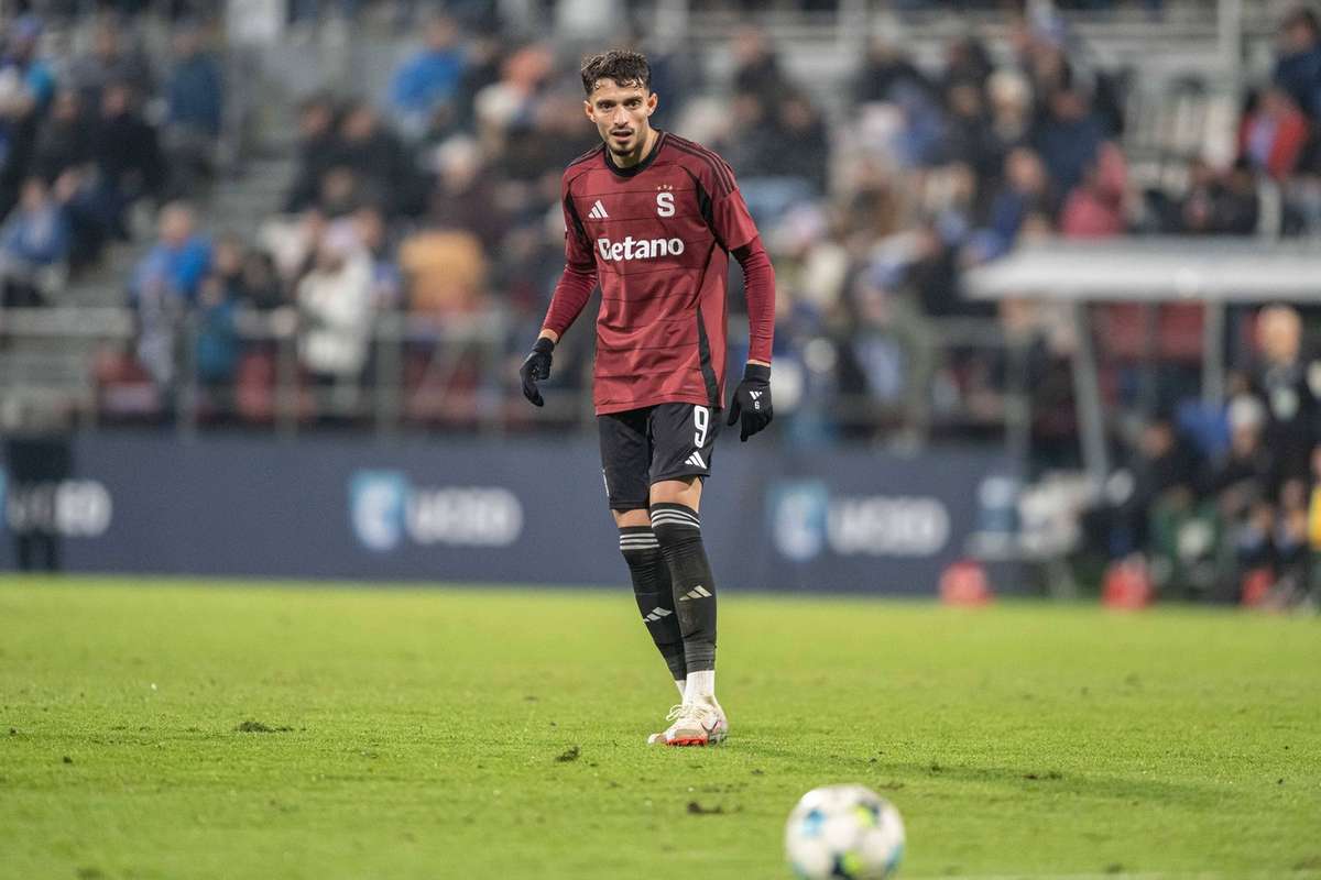 Doua mari cluburi europene sunt interesate de fostul atacant al Rapidului Oferte imense