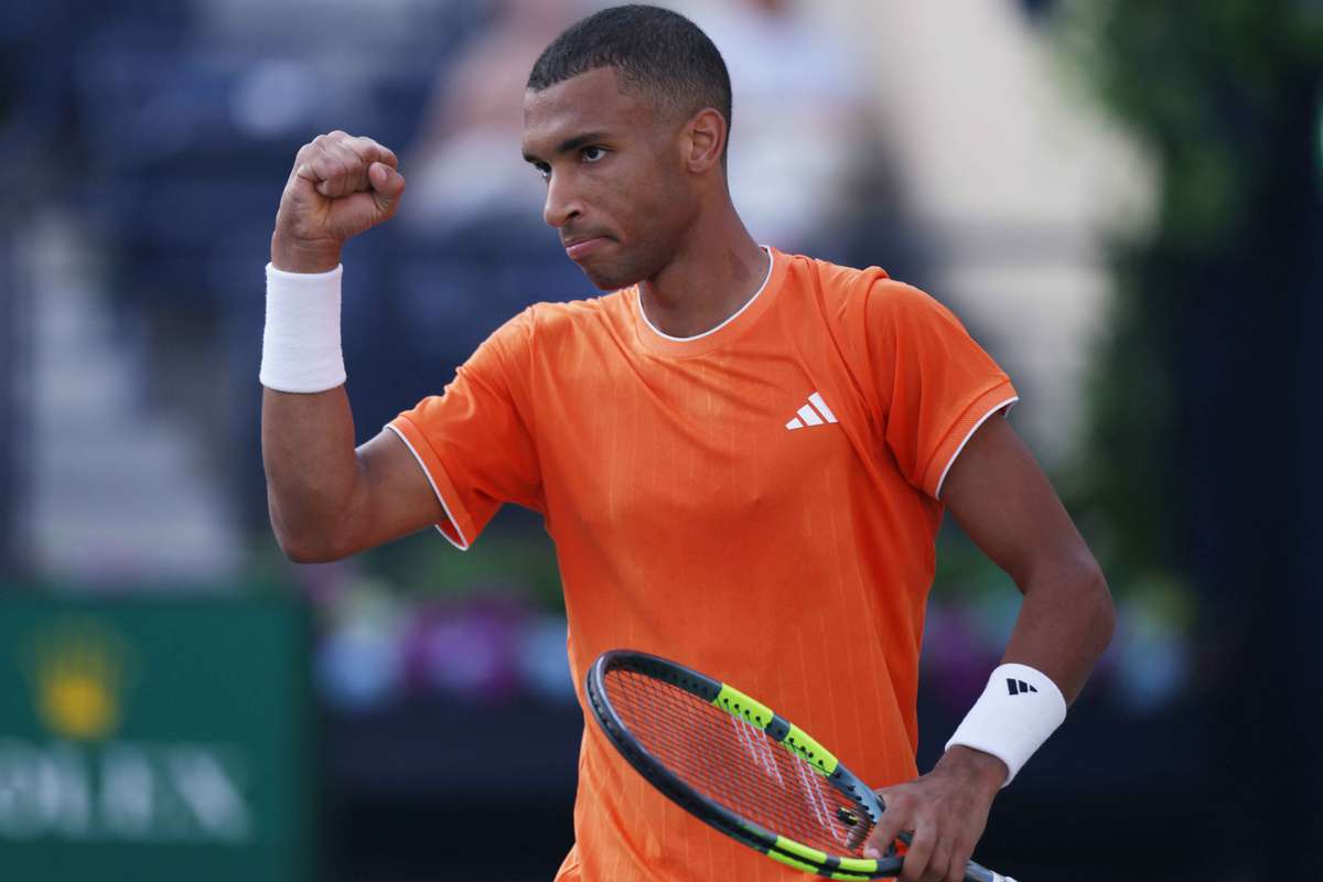 Favoritul principal Auger Aliassime isi castiga locul in sferturile de finala la Dubai