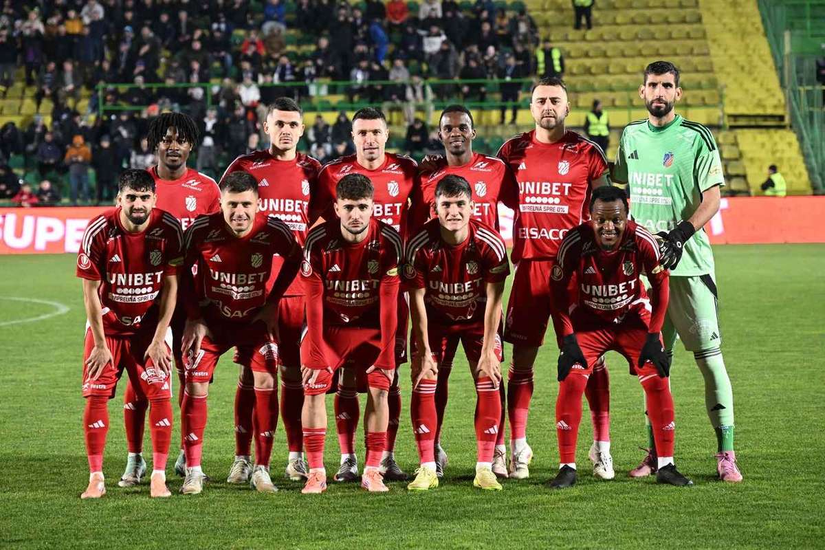 LIVE FC Botosani Metaloglobus Moldovenii lupta pentru a redeveni in playoff Componeta echipelor de start