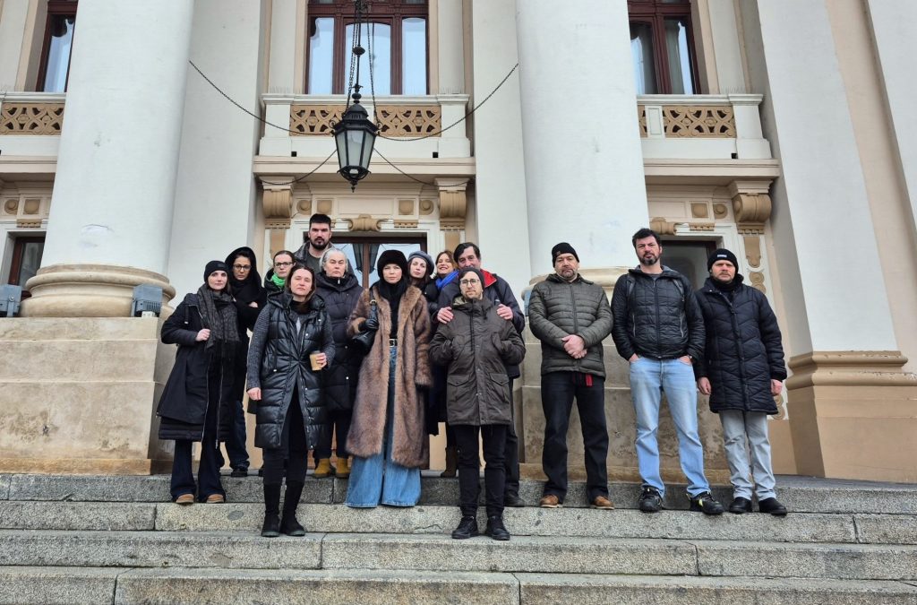 Protest de solidaritate al actorilor Teatrului Regina Maria fata de normele anuntate de Ministerul Culturii