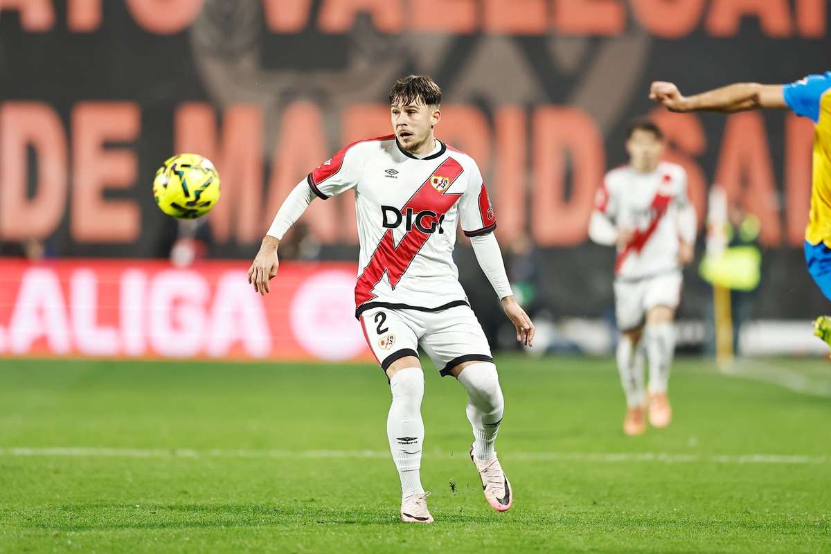 Urmarirea fotbalului Cremonese Genoa si Parma Verona Ratiu titular la Rayo Atletico Madrid