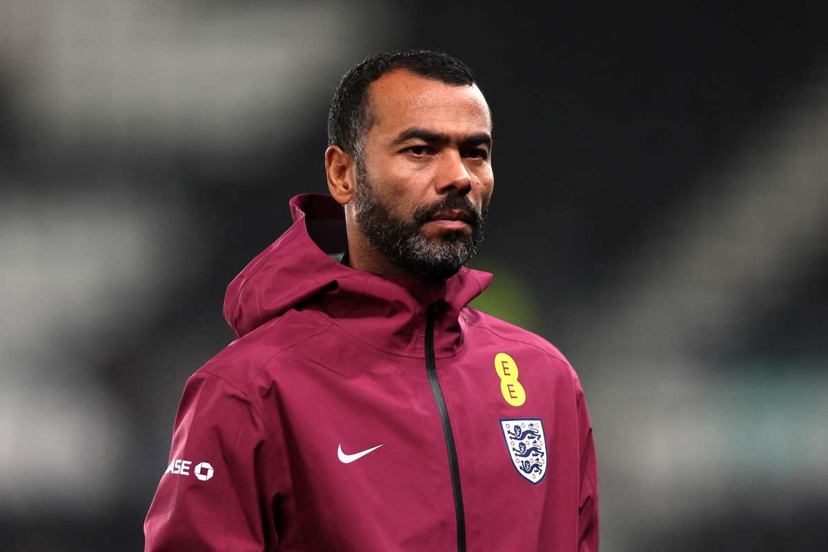 Ashley Cole va deveni antrenor al unei echipe din Italia