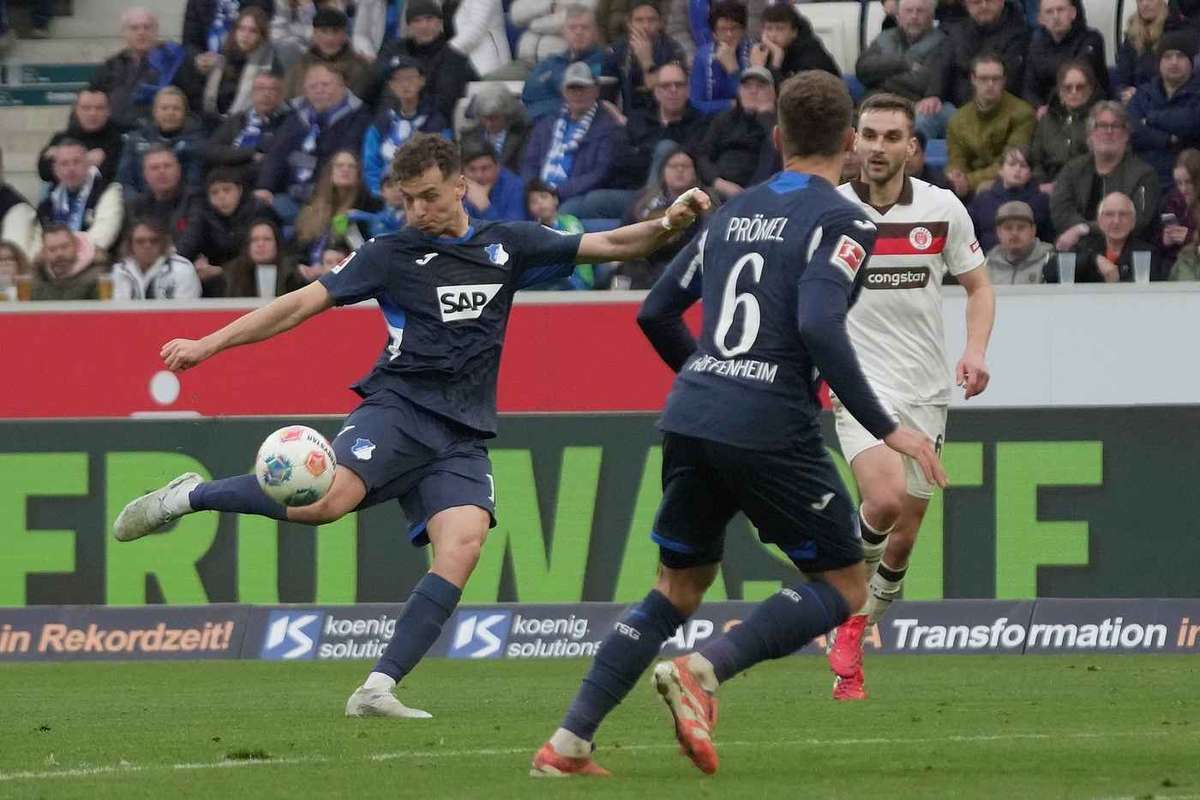Barcelona se confrunta cu Chelsea si Bayern Munchen pentru un atacant din Bundesliga