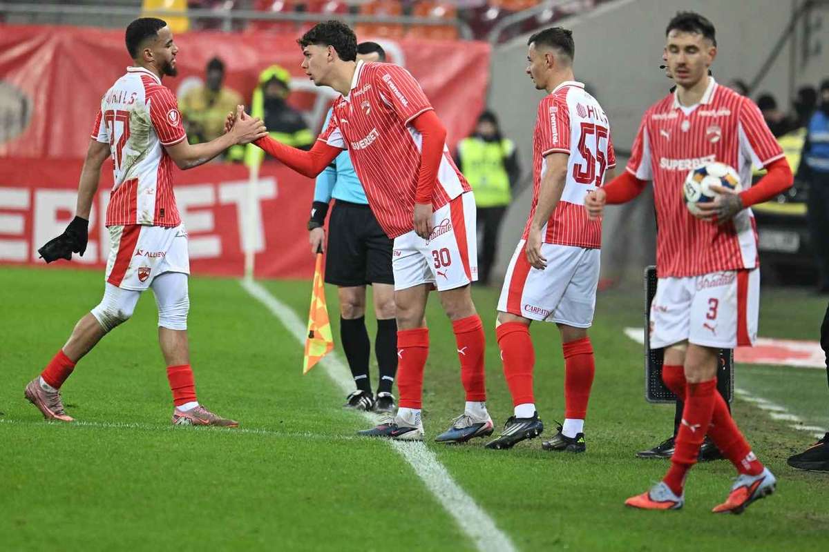 Dinamo Bucuresti FC Arge pitesenii aproape de play off