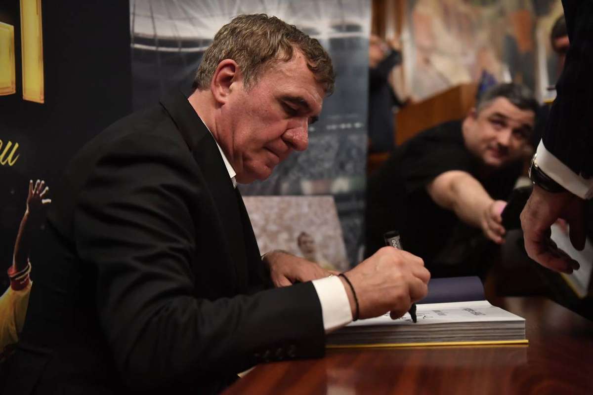 Gica Hagi isi exprima reactia dupa ce a vandut pachetul majoritar de la Farul Un pas normal