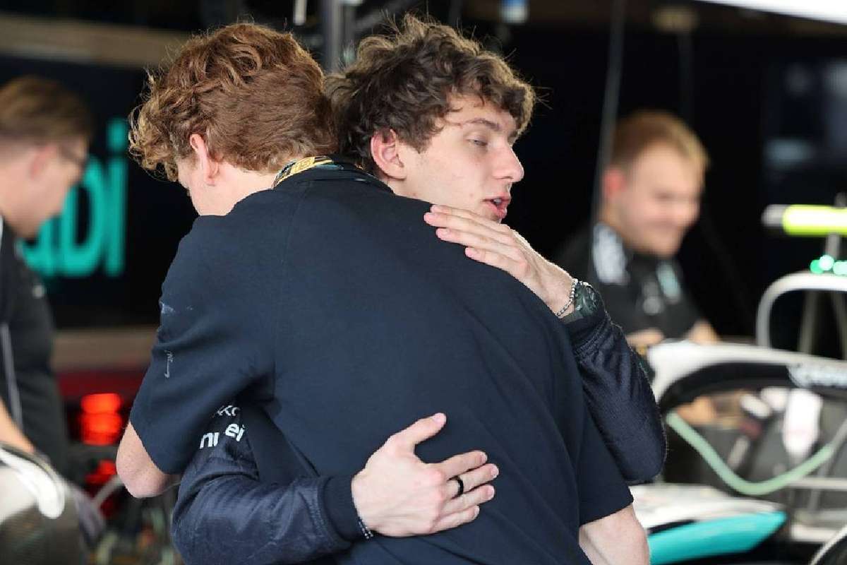 Jannik Sinner l a congratulat pe Kimi Antonelli pentru victoria obtinuta in Marele Premiu al Chinei