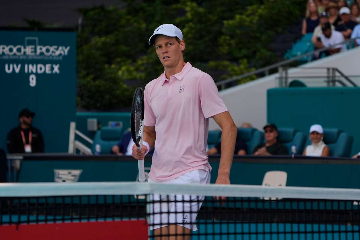 Jannik Sinner si Jessica Pegula trec fara probleme in turul al treilea la Miami Open