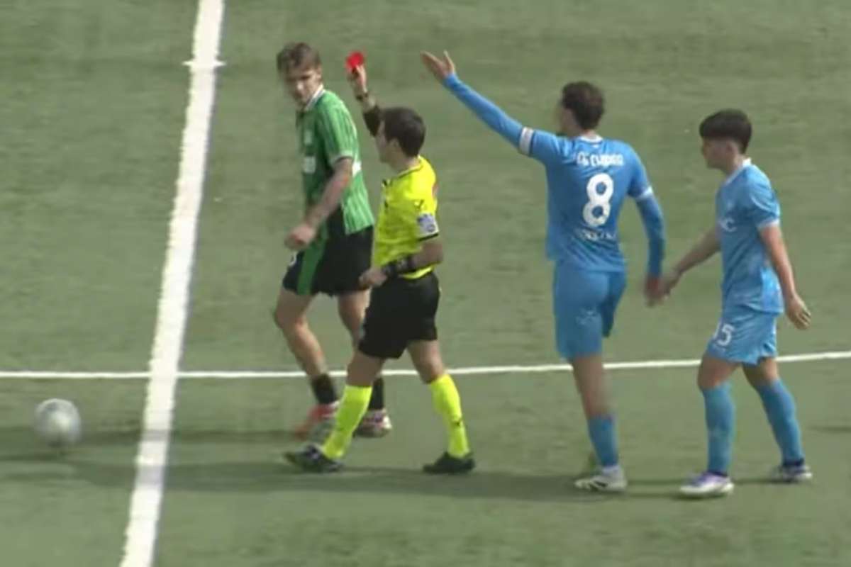 Jucatorul roman care a agresat un arbitru in Italia a avut pedeapsa reduca