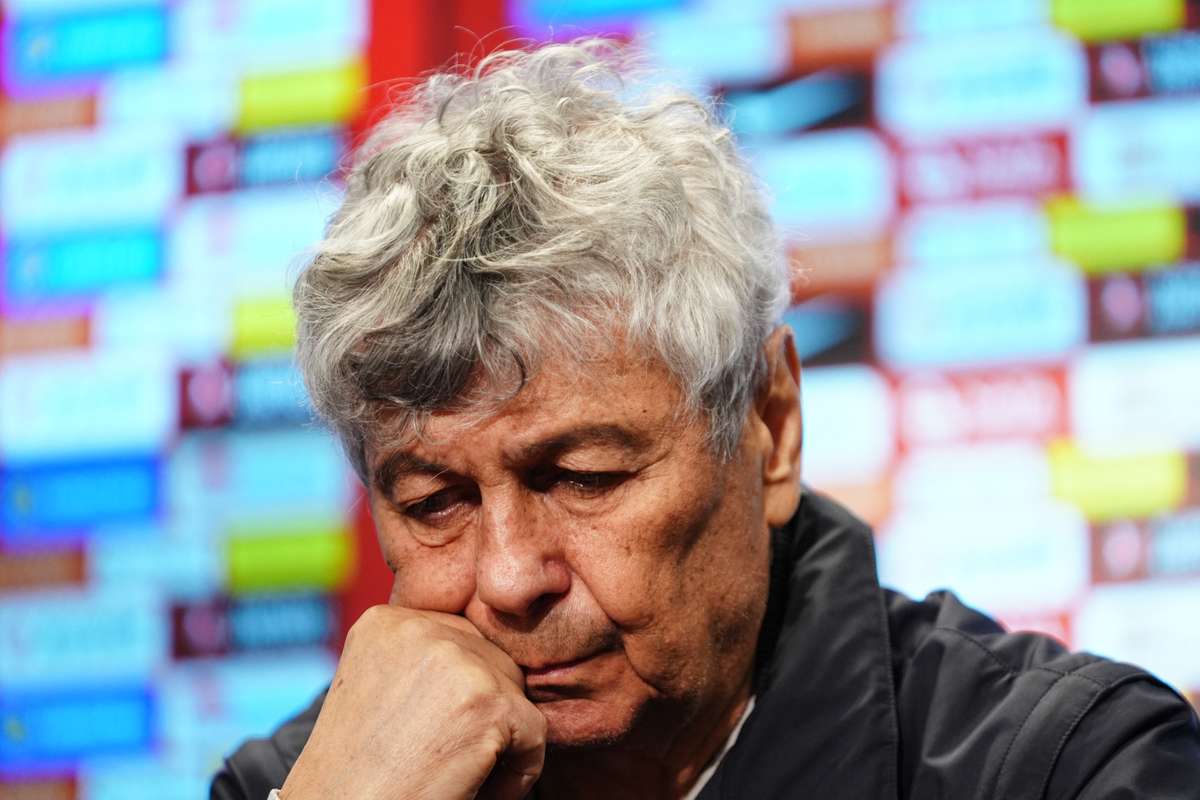 Mircea Lucescu noi interventii Medicii instaleaza un defibrilator