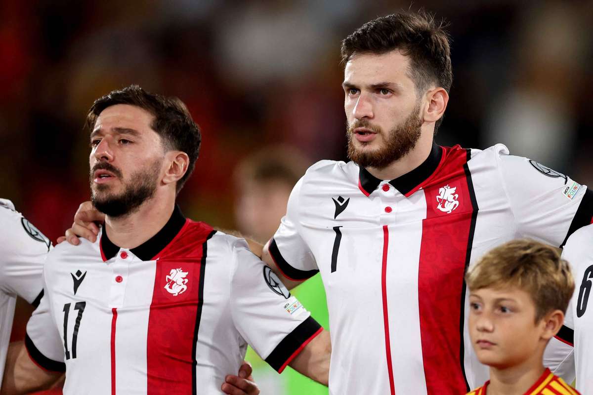 NationaleaRomanieiva jucadoimeciuriamicaleinlunaiunieIntalnirecuKvaratskhelia