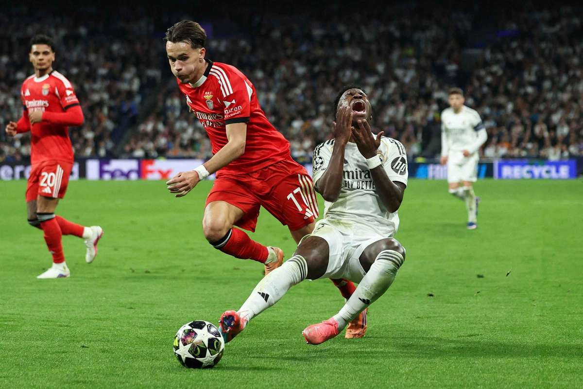 Sanctiune pentru rasism la Real Madrid UEFA ar putea inchide partial stadionul Bernabeu