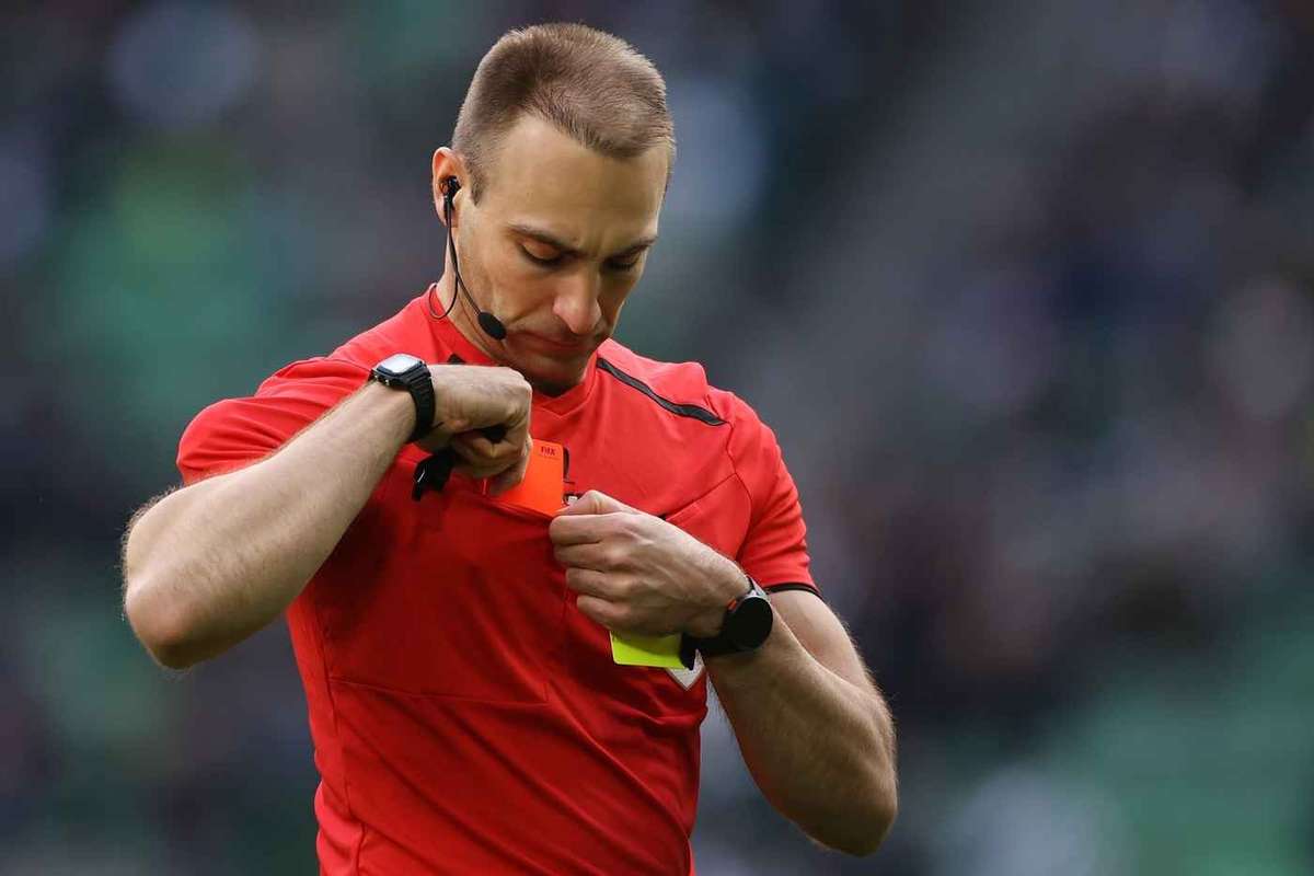 Schimbari semnificative in regulile fotbalului ce se va intampla cu VAR ul