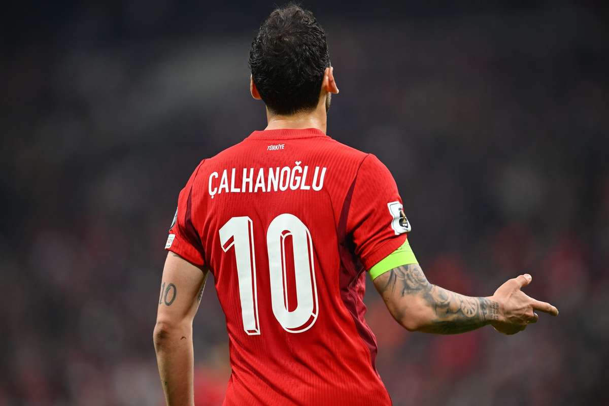 Turcii joaca la sigur Galatasaray negociaza transferul lui Calhanoglu de la Inter