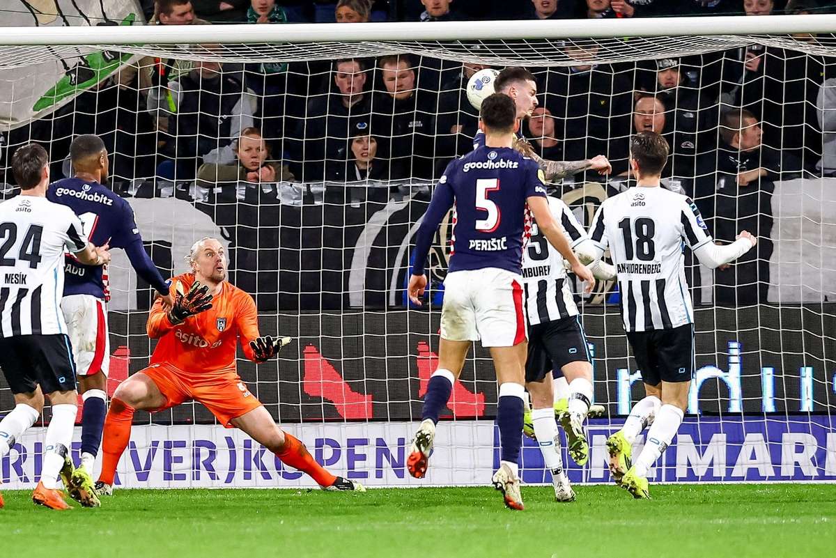 VIDEO Dennis Man marcheaza cu capul in meciul Heracles PSV nota acordata