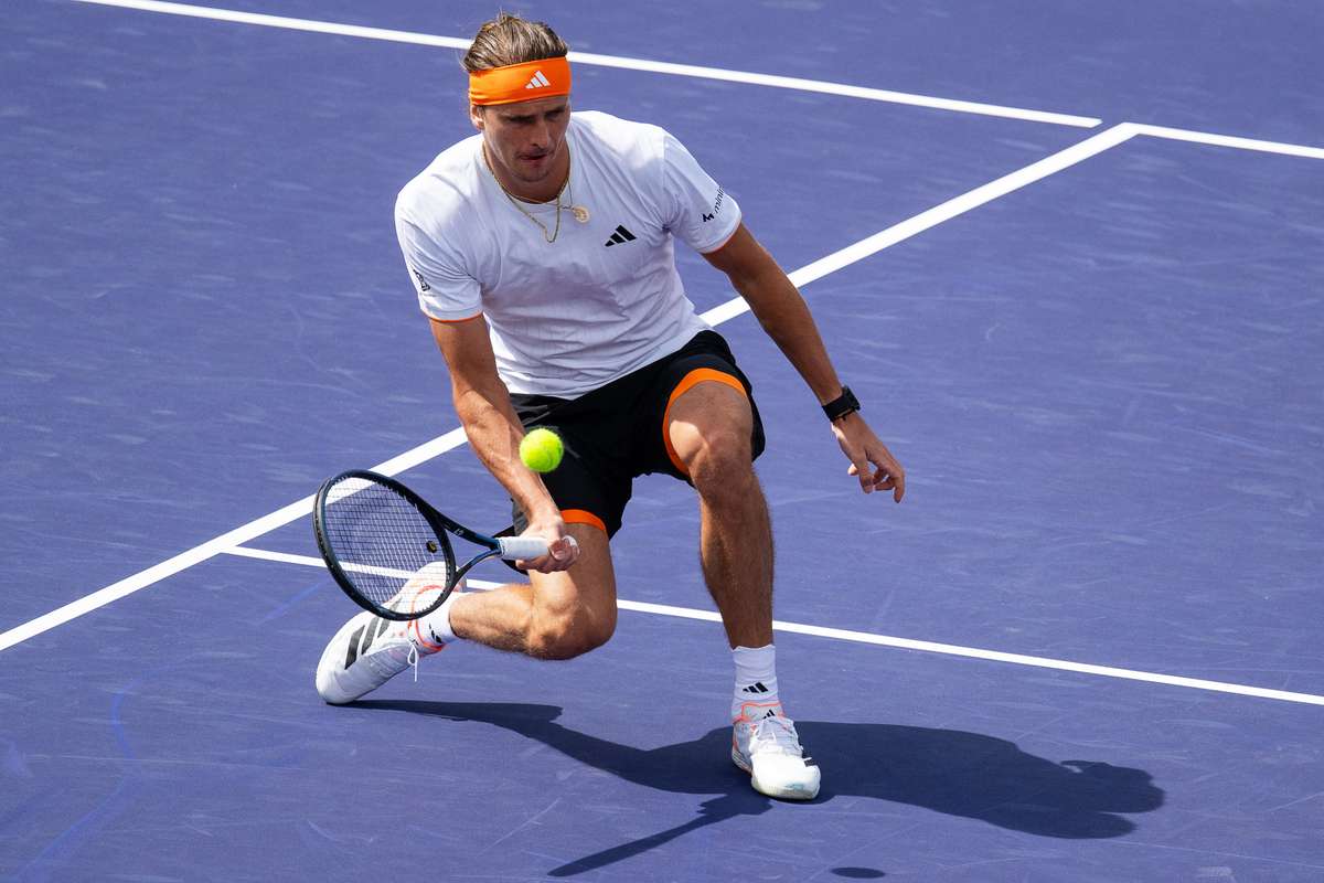 Zverev invinge fara dificultate pe Berrettini si avanseaza in turul trei la Indian Wells Raducanu continua competitia