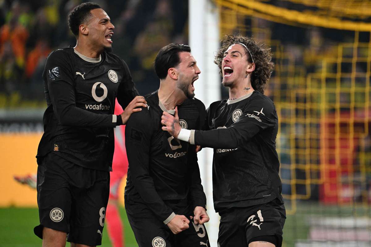 revenire spectaculoasa dortmund a intors un deficit de doua goluri in ultimele 15 minute