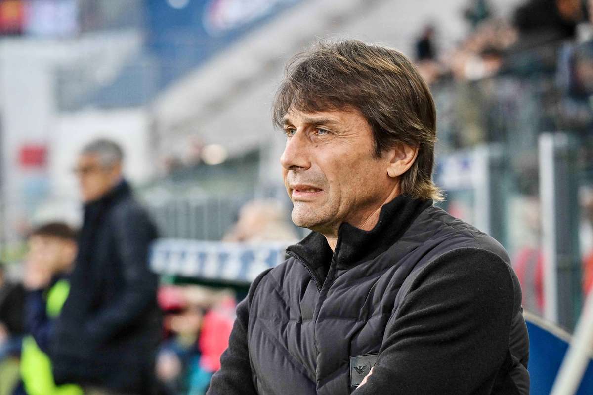 Antonio Conte favorit pentru banca tehnica a Italiei Napoli da unda verde