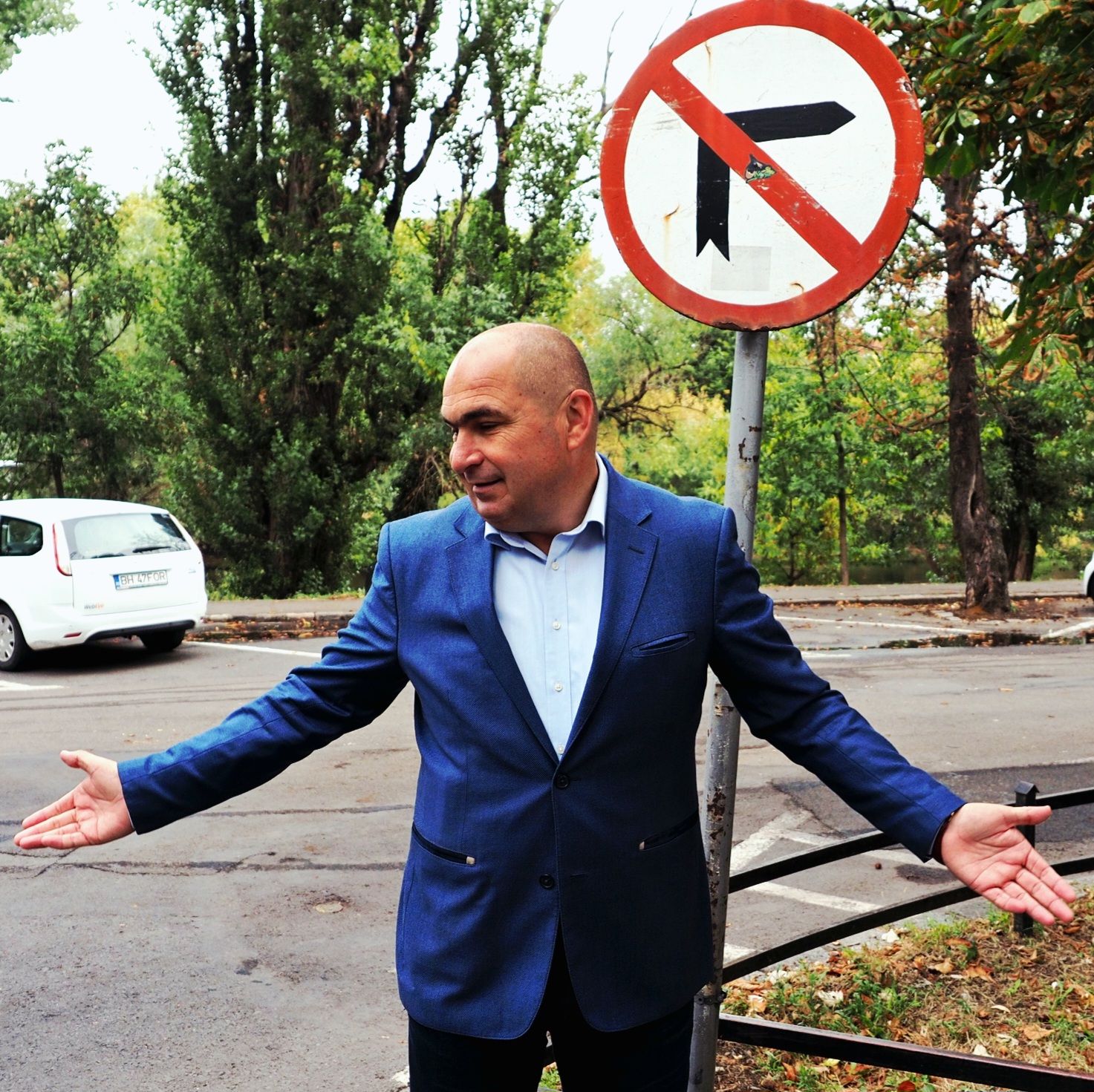 MotioneadecenzuraindreptataimpotrivaguvernuluiBolojana fostdeposainParlamentCateparlamentariausustinut o