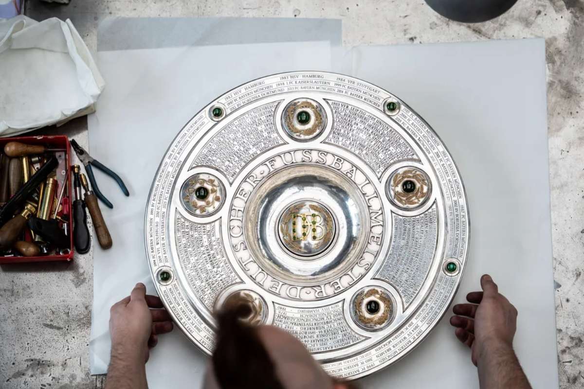 Trofeul de campioana a Bundesligii ajustat din nou pentru a permite gravarea castigatoarelor in urmatorii 30 de ani