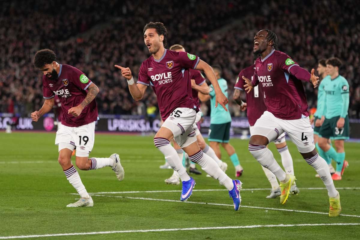 West Ham invinge clar si trimite Tottenham pe loc de retrogradare