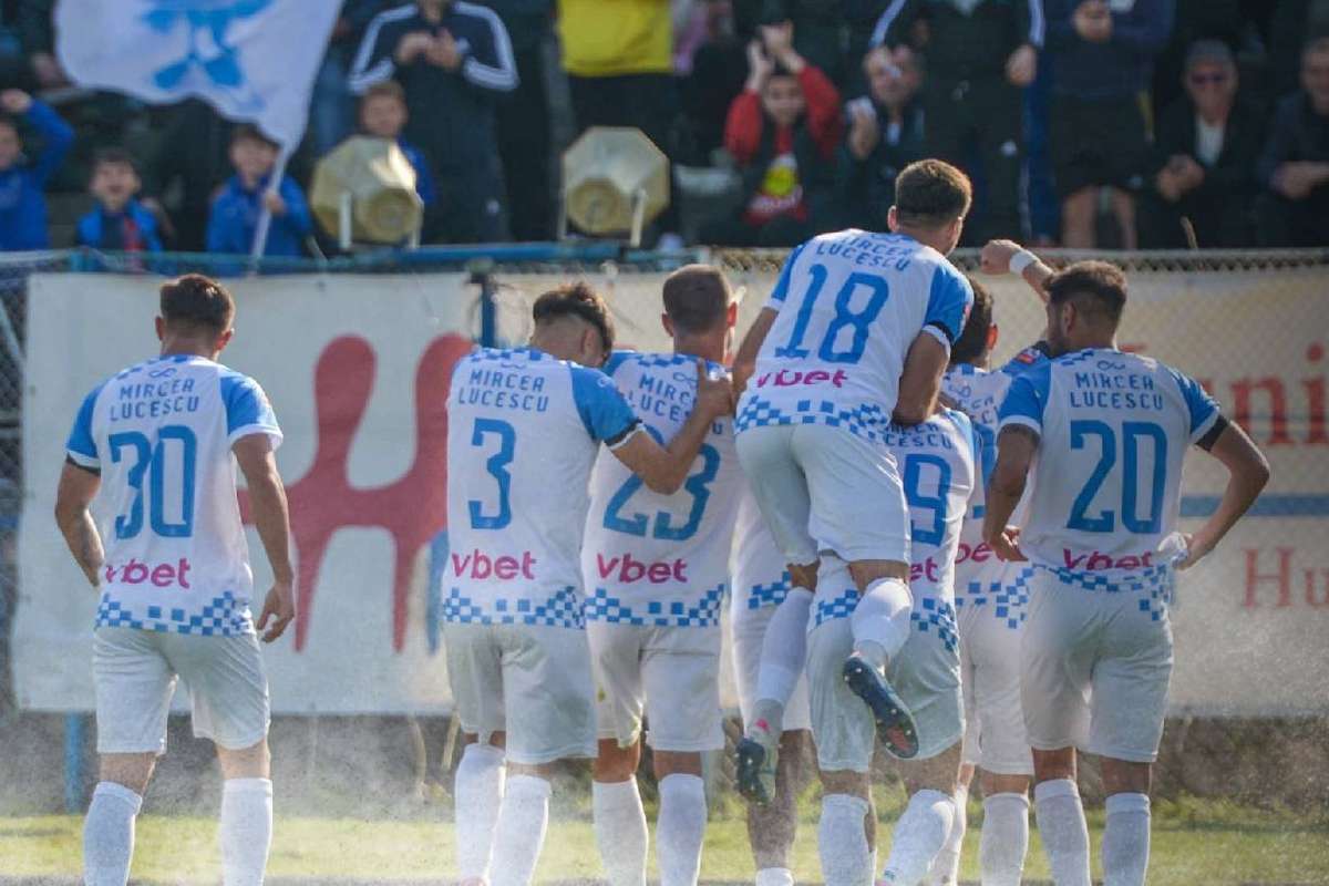 victorie categorica pentru corvinul si un nou pas semnificativ spre promovarea in superliga