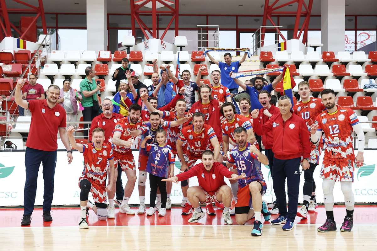 Arcada Galati o infrunta pe Dinamo in prima partida a finalei la volei masculin