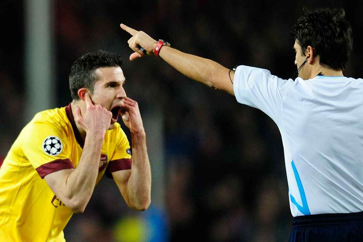 De la rosul lui Van Persie la magie lui Messi cele mai dureroase momente ale lui Arsenal in Liga Campionilor