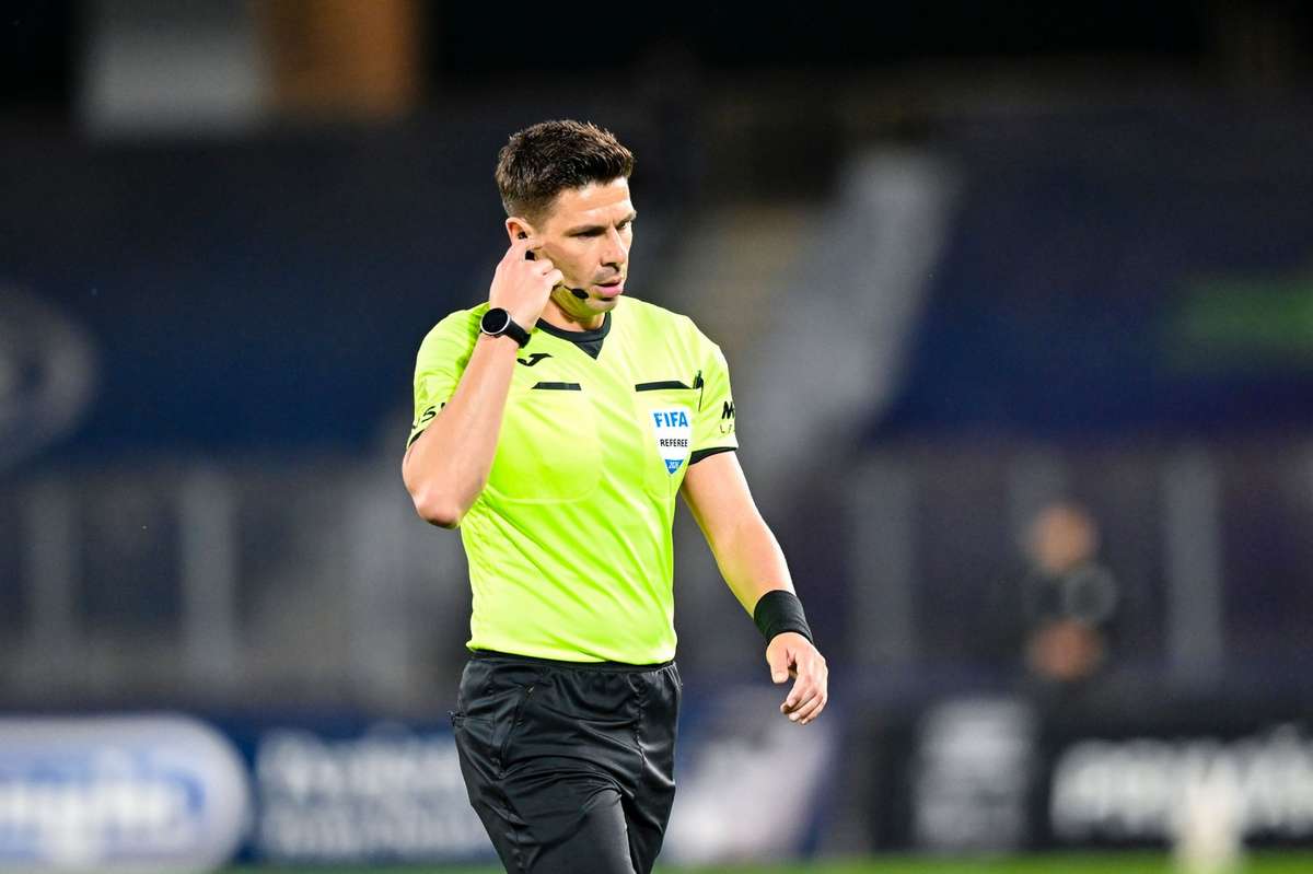 Marian Barbu va arbitra meciul Dinamo - FCSB din barajul european. 2 Marian Barbu va arbitra meciul Dinamo FCSB din barajul european