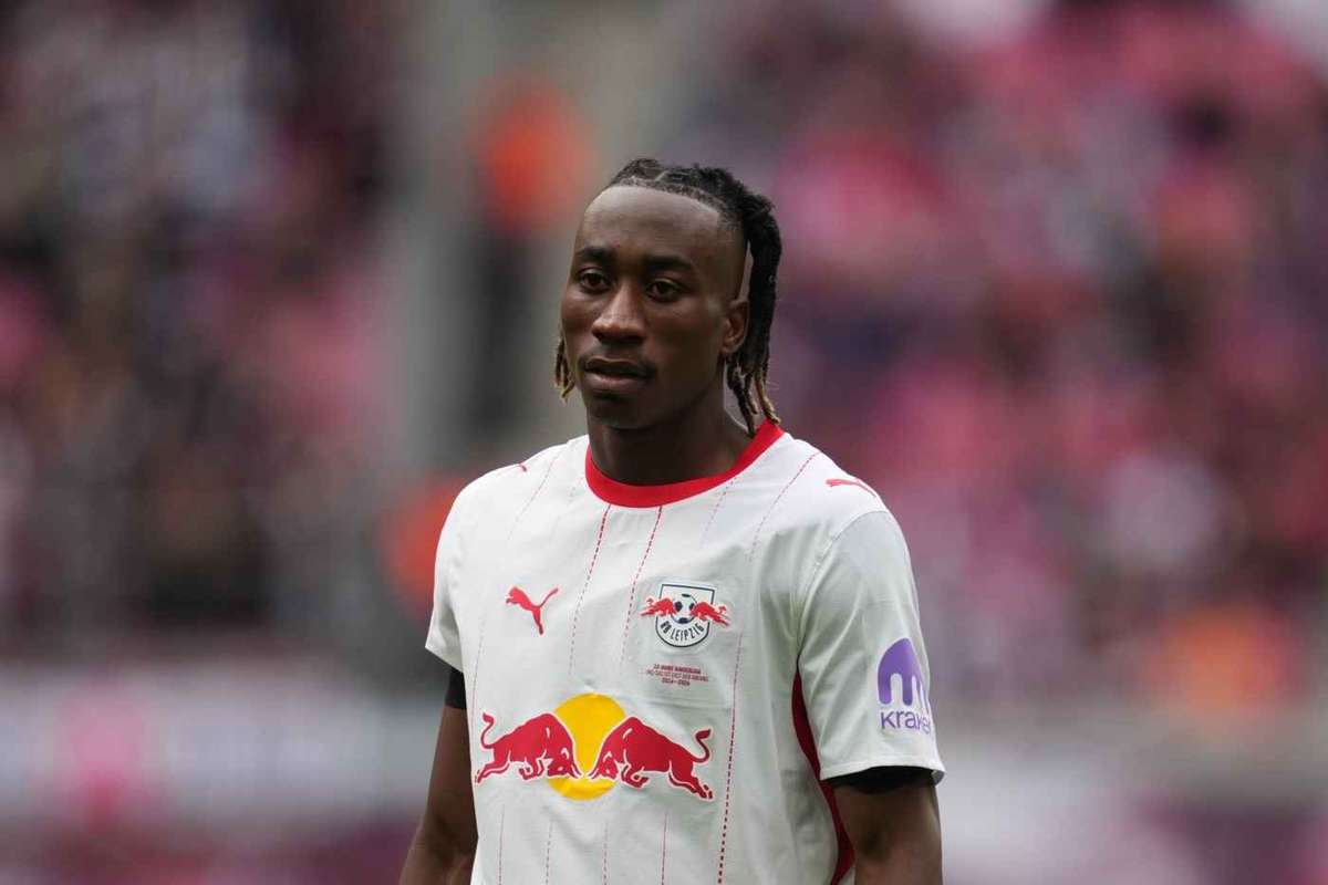 Yan Diomande dorit de Liverpool discuta despre viitorul sau la RB Leipzig