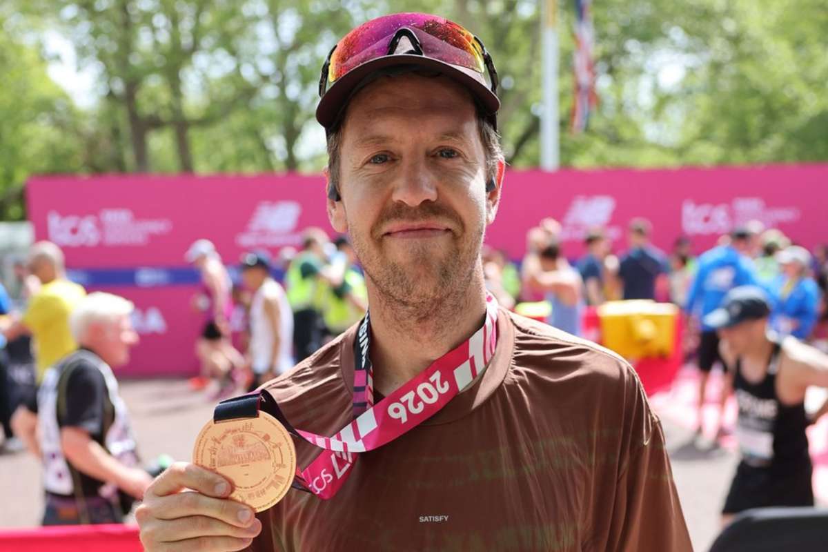 participant surpriza la maratonul de la londra fostul campion de formula 1 a terminat in menos de 3 ore