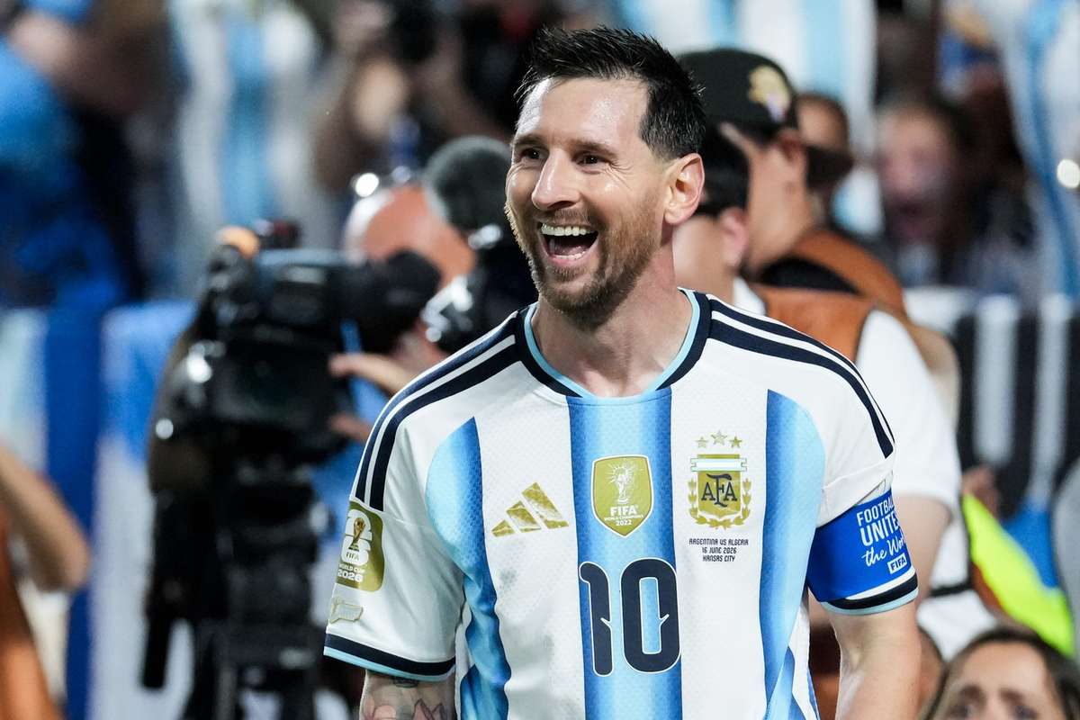 Cum a învins Lionel Messi Algeria în meciul de deschidere al Argentinei la Cupa Mondială 2 Cum a invins Lionel Messi Algeria in meciul de deschidere al Argetinei la Cupa Mondiala