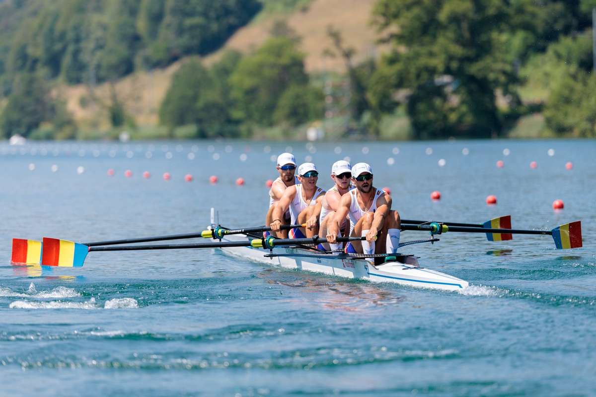 Echipajul masculin de patru rame al Romaniei castigator al medalei de argint la Cupa Mondiala de la Lucerna