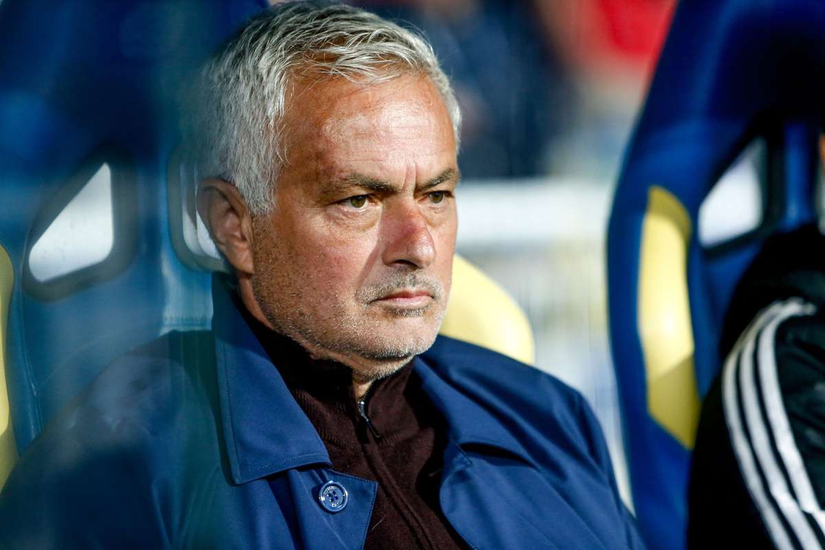 Mourinho ii aplica prima lovitura rivalei Barcelona Un jucator dorit pe Camp Nou la un pas de Real Madrid