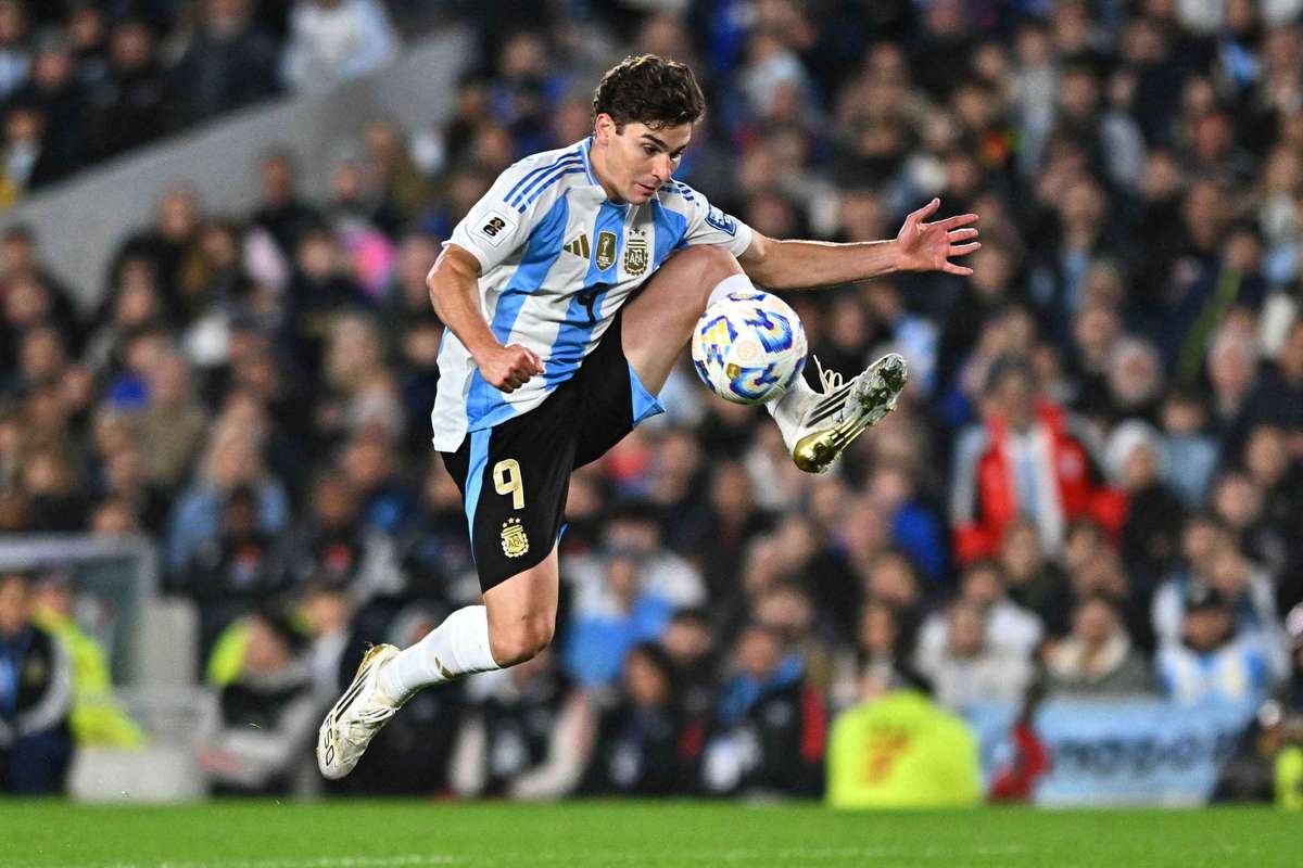 Oficial | Atletico Madrid a respins oferta de 150 de milioane de euro de la Real pentru Julián Alvarez 2 Oficial Atletico Madrid a respins oferta de 150 de milioane de euro de la Real pentru Julian Alvarez