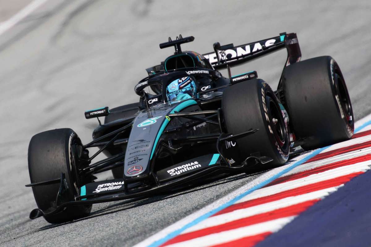 Russell il opreste pe Verstappen si castiga Marele Premiu al Austriei