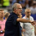 Selecionerul Uruguayului Bielsa povesteste despre momentul awkward de la sedinta foto FIFA