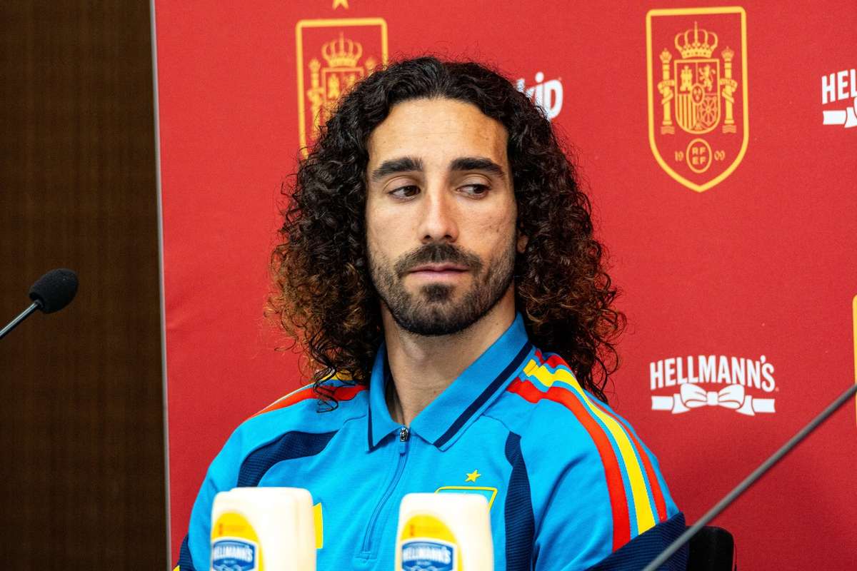 cucurella isi pune sperantele in bluza de pijama a sotiei sale pentru a i aduce noroc la cupa mondiala o iau cu mine