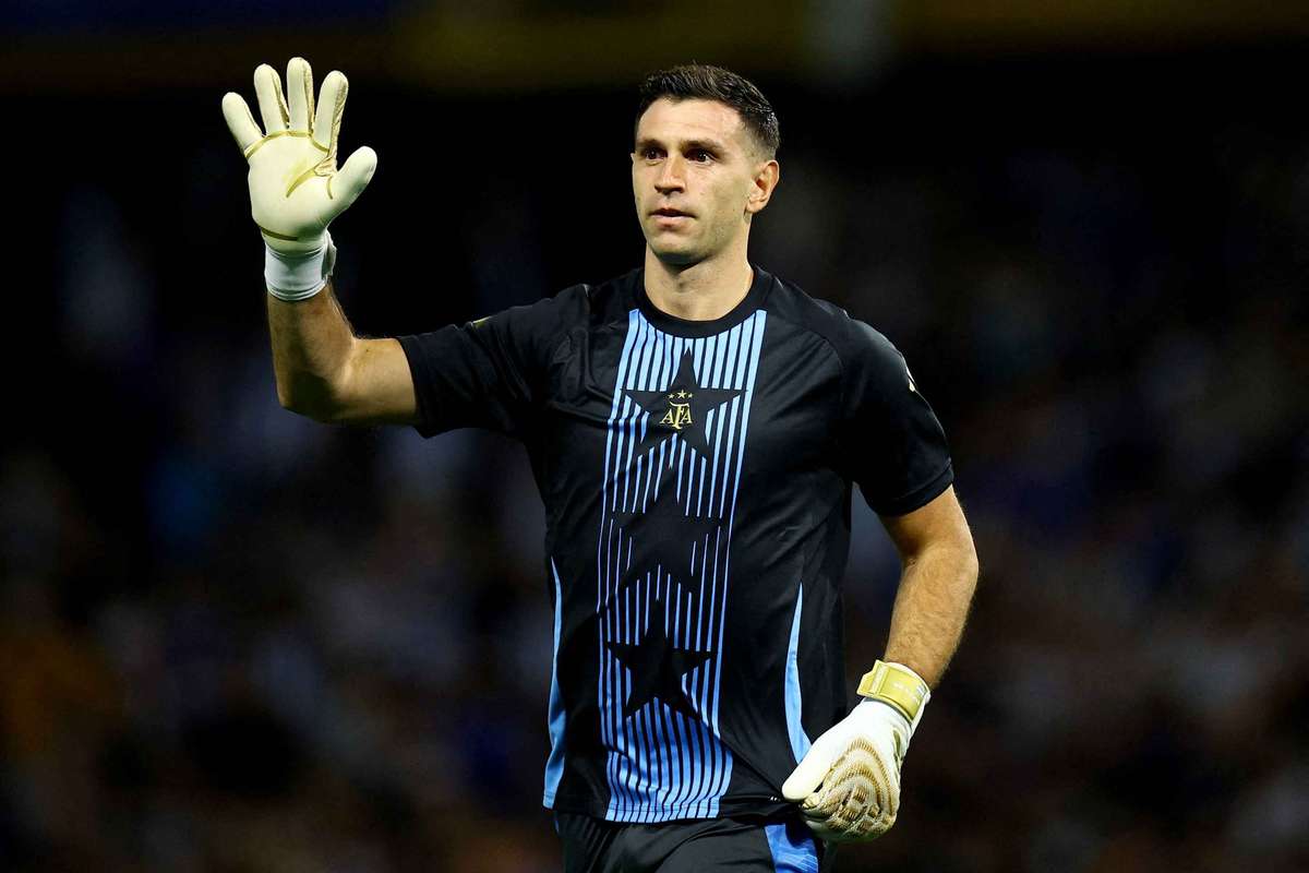 După refuzul lui Alisson, Juventus inițiază negocieri cu Emiliano Martínez 2 dup refuzul lui alisson juventus initiaza negocieri cu emiliano martinez