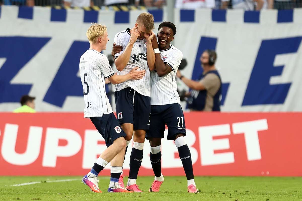 Aarhus a realizat o revenire spectaculoasă în Liga Campionilor! Calificare dramatică după ce a fost învinsă cu 1-4 în tur. 2 Aarhus a realisat o revenire spectaculoasa in Liga Campionilor Calificare dramatica dupa ce a fost invinsa cu 1 4 in tur