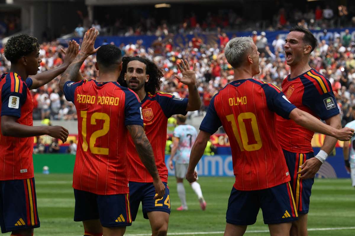 Cupa Mondiala LIVE Spania Belgia Spectacol la Los Angeles si in a doua perioada
