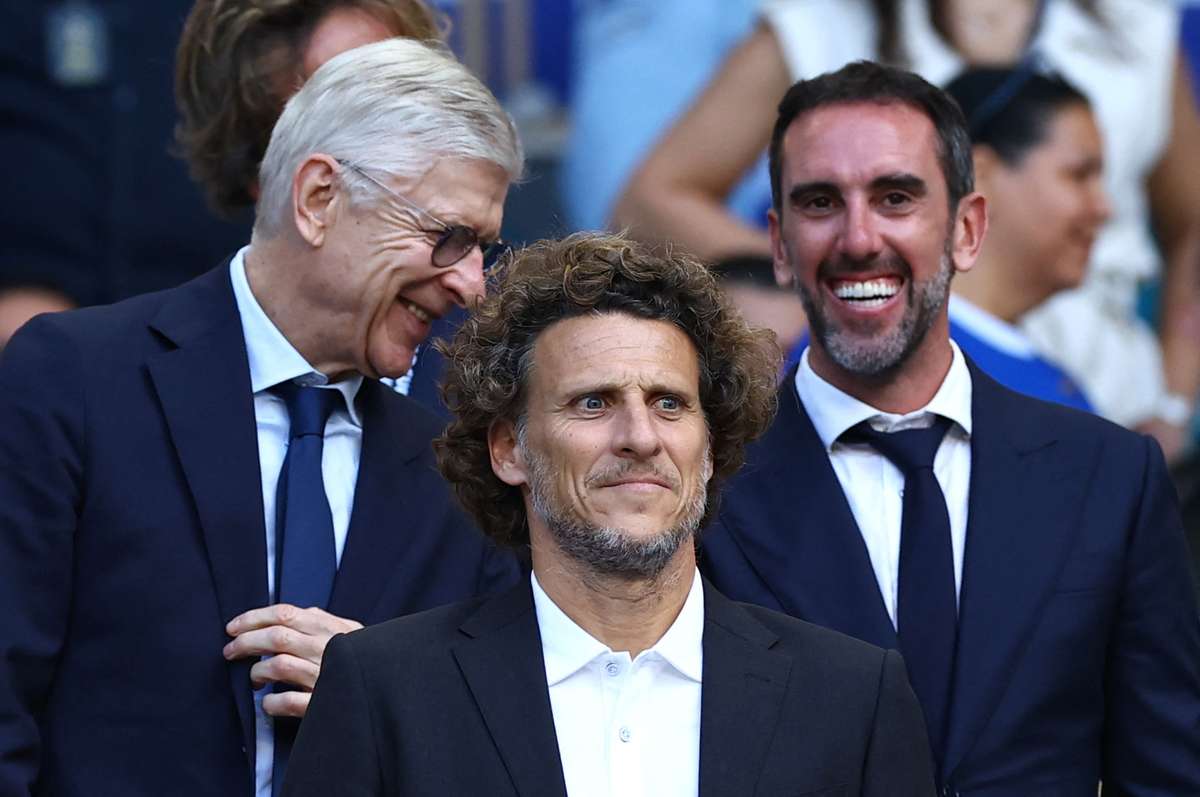 Diego Forlán este pe cale să devină noul antrenor al Uruguayului. 2 Diego Forlan este pe cale sa devina noul antrenor al Uruguayului