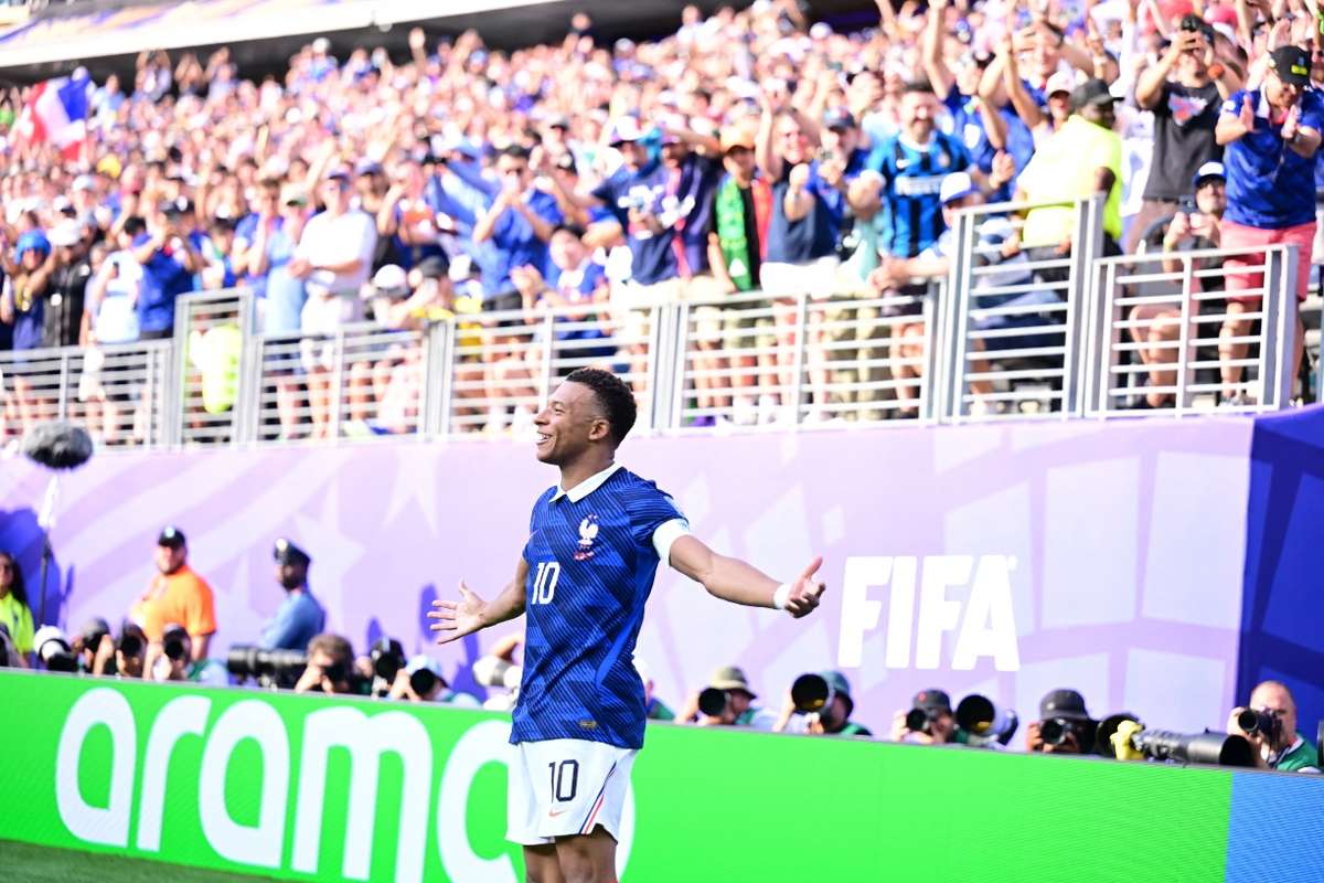 Mbappe ii fac concurenta lui Messi L a egalat in lupta pentru Gheata de Aur si se afla la un gol distanta de recordul suprem