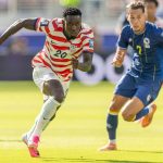 Scapa de pedeapsa si poate juca in optimile competitiei FIFA ridica sanctiunea unui jucator care a primit cartonasul rosu direct