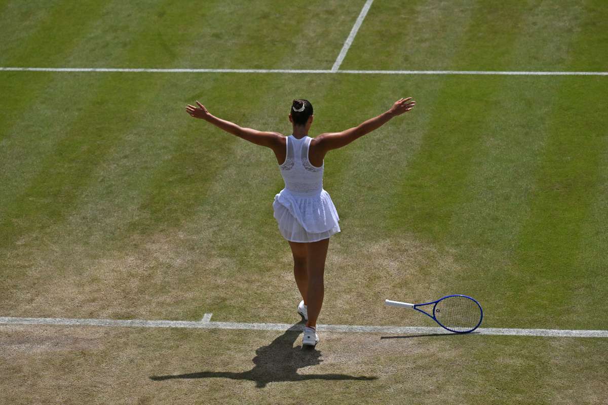 Are un sezon remarcabil și s-a calificat pentru prima dată în sferturile de la Wimbledon. 2 are un sezon remarcabil si s a calificat pentru prima data in sferturile de la wimbledon