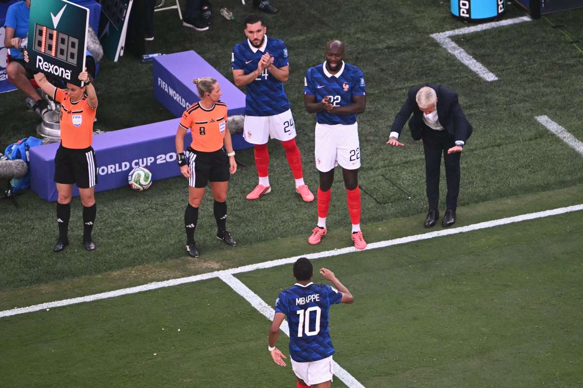 Sferturile de finală ale Cupei Mondiale încep cu reeditarea confruntării dintre Franța și Maroc. 2 sferturile de finala ale cupei mondiale incep cu reeditarea confruntarii dintre franta si maroc