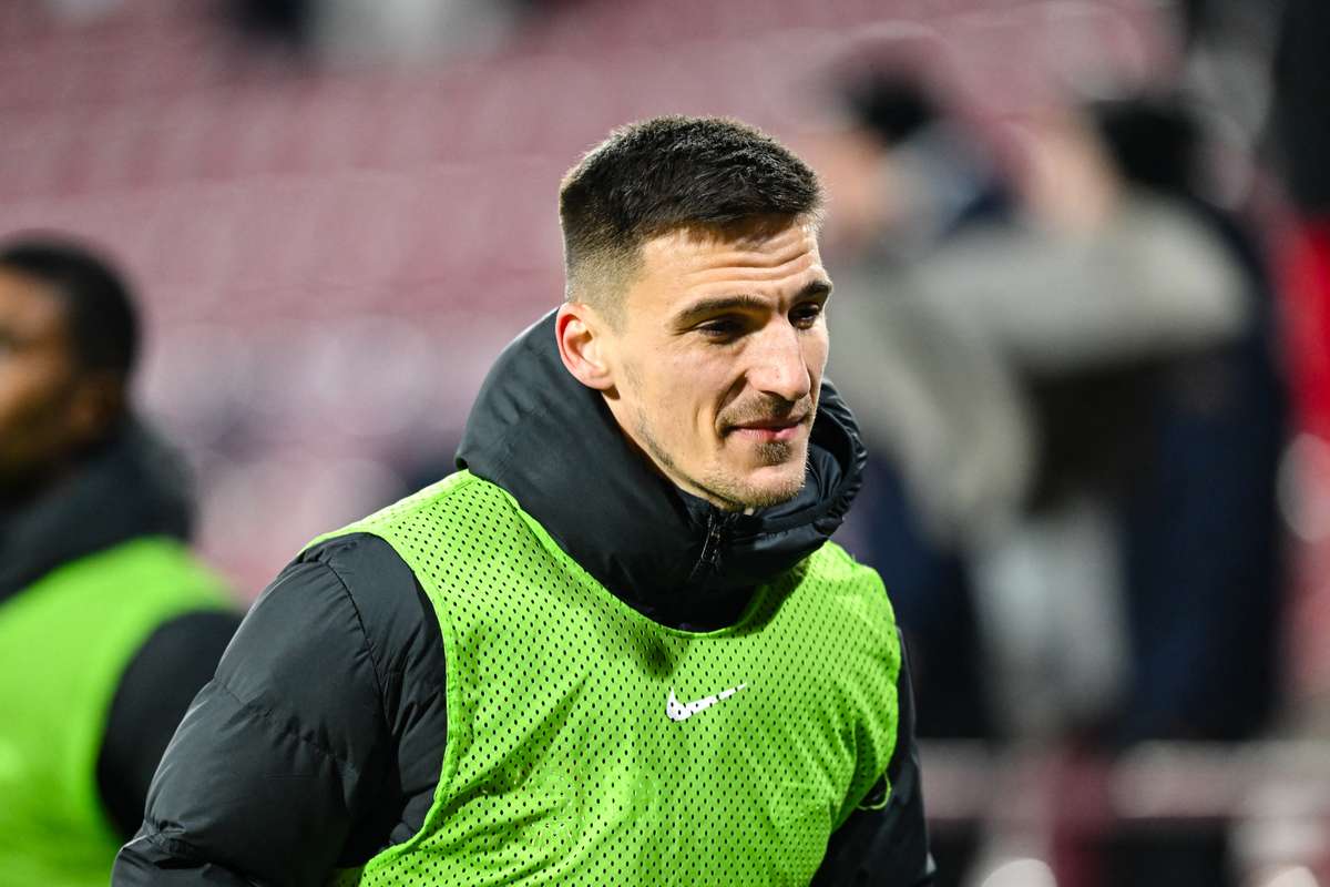 Daniel Graovac, exclus pentru tot sezonul! Fundașul a suferit o accidentare gravă la genunchi și Rapid îl pierde. 3 Daniel Graovac exclus pentru tot sezonul Fundasul a suferit o accidentare grava la genunchi si Rapid il pierde