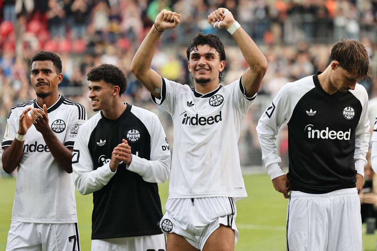 Eintracht și-a distrus adversara în Cupa Germaniei! Cel mai mare scor la pauză din istoria competiției. 3 Eintracht si a distrus adversara in Cupa Germaniei Cel mai mare scor la pauza din istoria competitiei