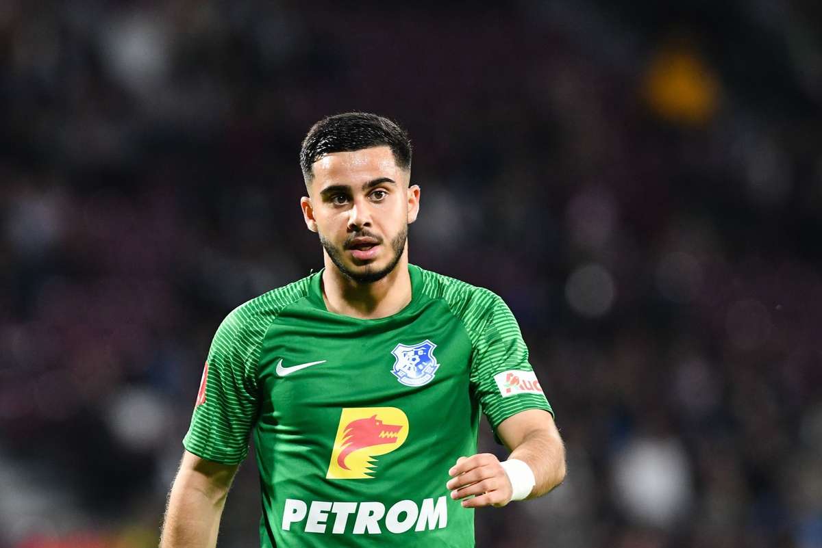 Enes Sali se întoarce în Europa! Fostul copil-minune al lui Hagi a semnat cu echipa lui Gerard Pique. 3 Enes Sali se intoarce in Europa Fostul copil minune al lui Hagi a semnat cu echipa lui Gerard Pique